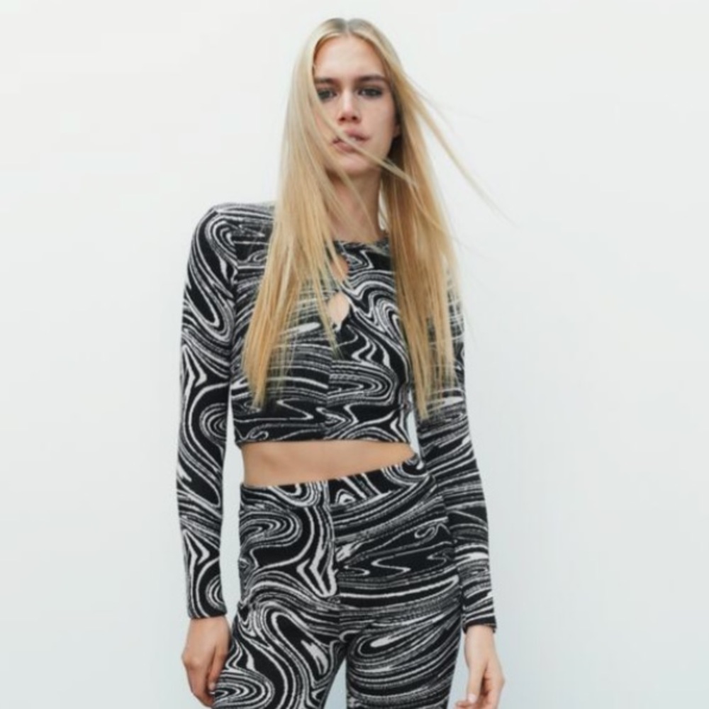 Zara Black and White Pattern Knit Long Sleeve Cutout Top